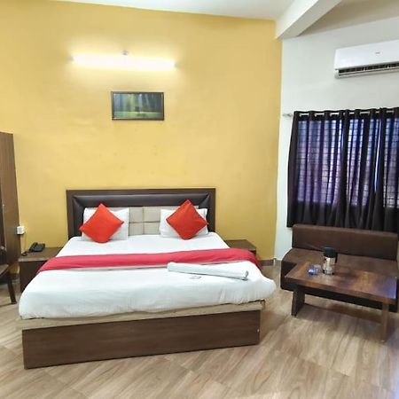 Hotel Shivanjali Palace Uddzsaín Kültér fotó