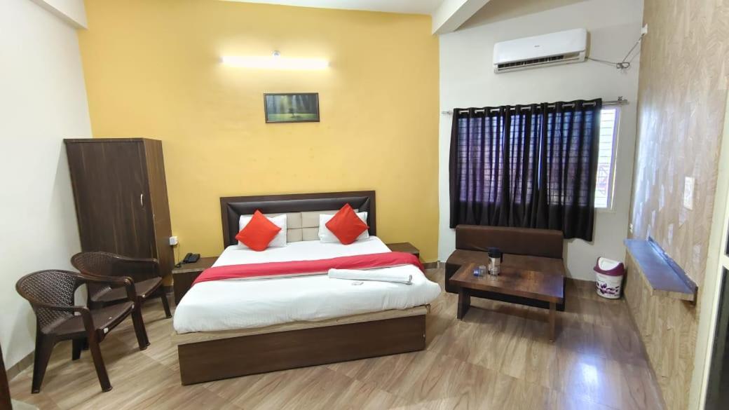 Hotel Shivanjali Palace Uddzsaín Kültér fotó