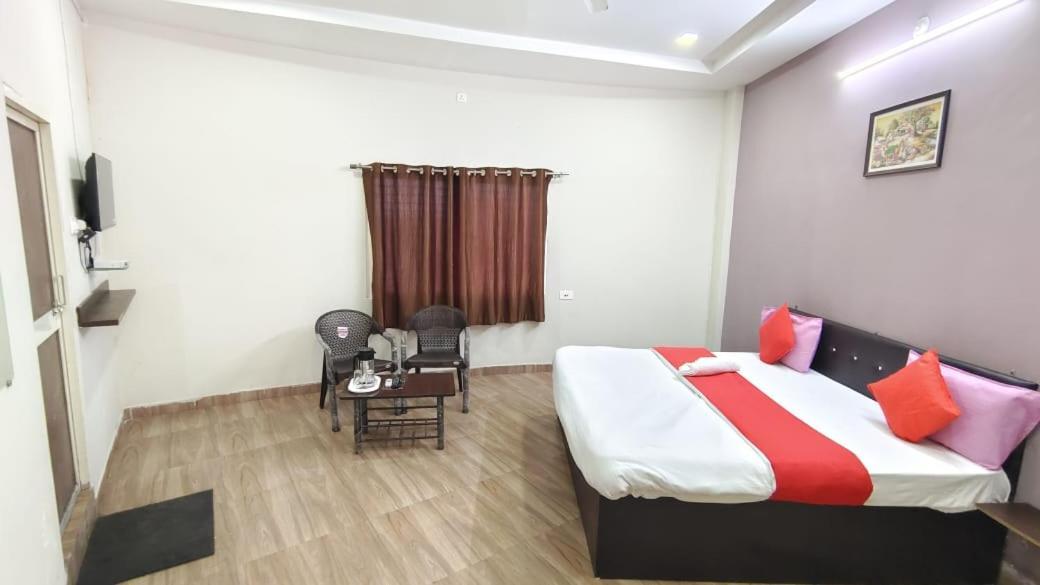 Hotel Shivanjali Palace Uddzsaín Kültér fotó