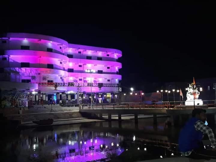Hotel Shivanjali Palace Uddzsaín Kültér fotó