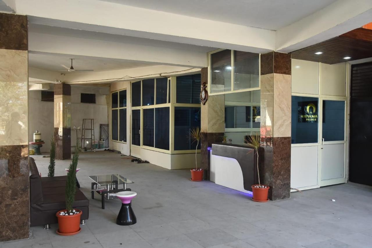Hotel Shivanjali Palace Uddzsaín Kültér fotó