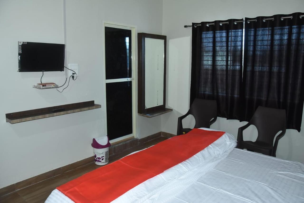 Hotel Shivanjali Palace Uddzsaín Kültér fotó
